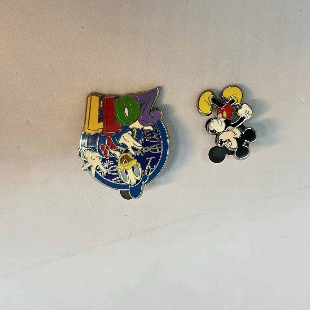 Disney Trading Pin Donald Duck‎ & Mickey 2011 Year Series Pin Authentic